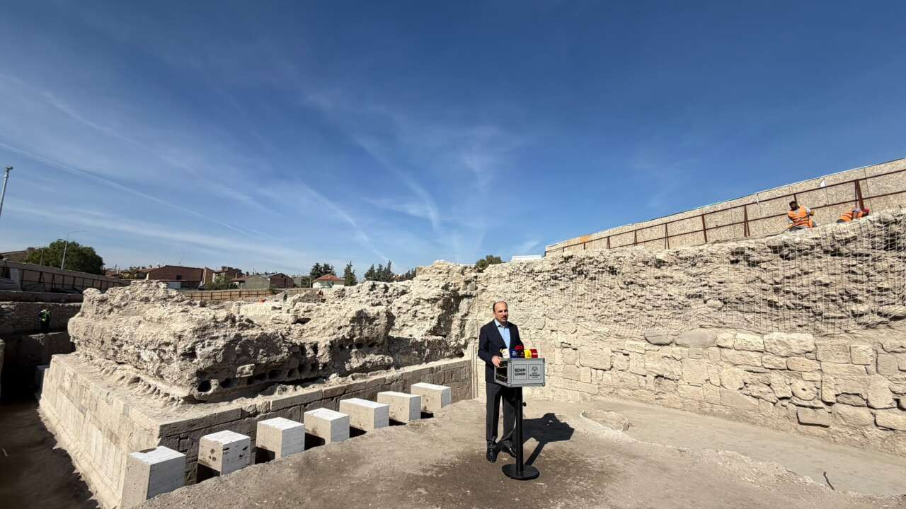 Konya'da tarihin kapısı aralandı! 25 metrelik dev yapı gün yüzüne çıktı 27